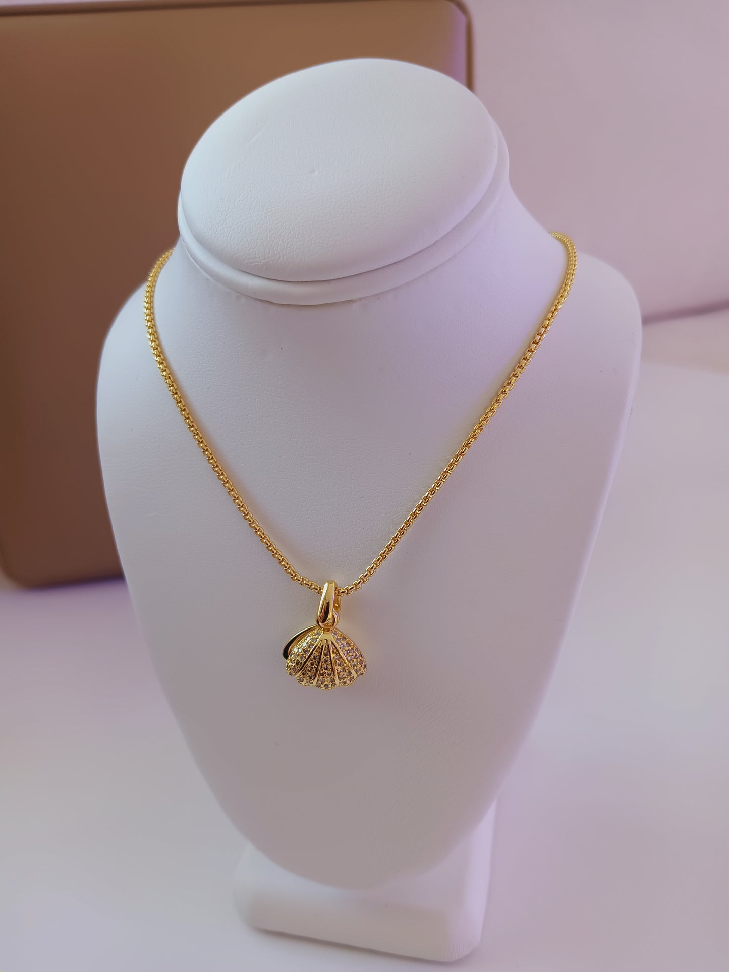 Concha necklace