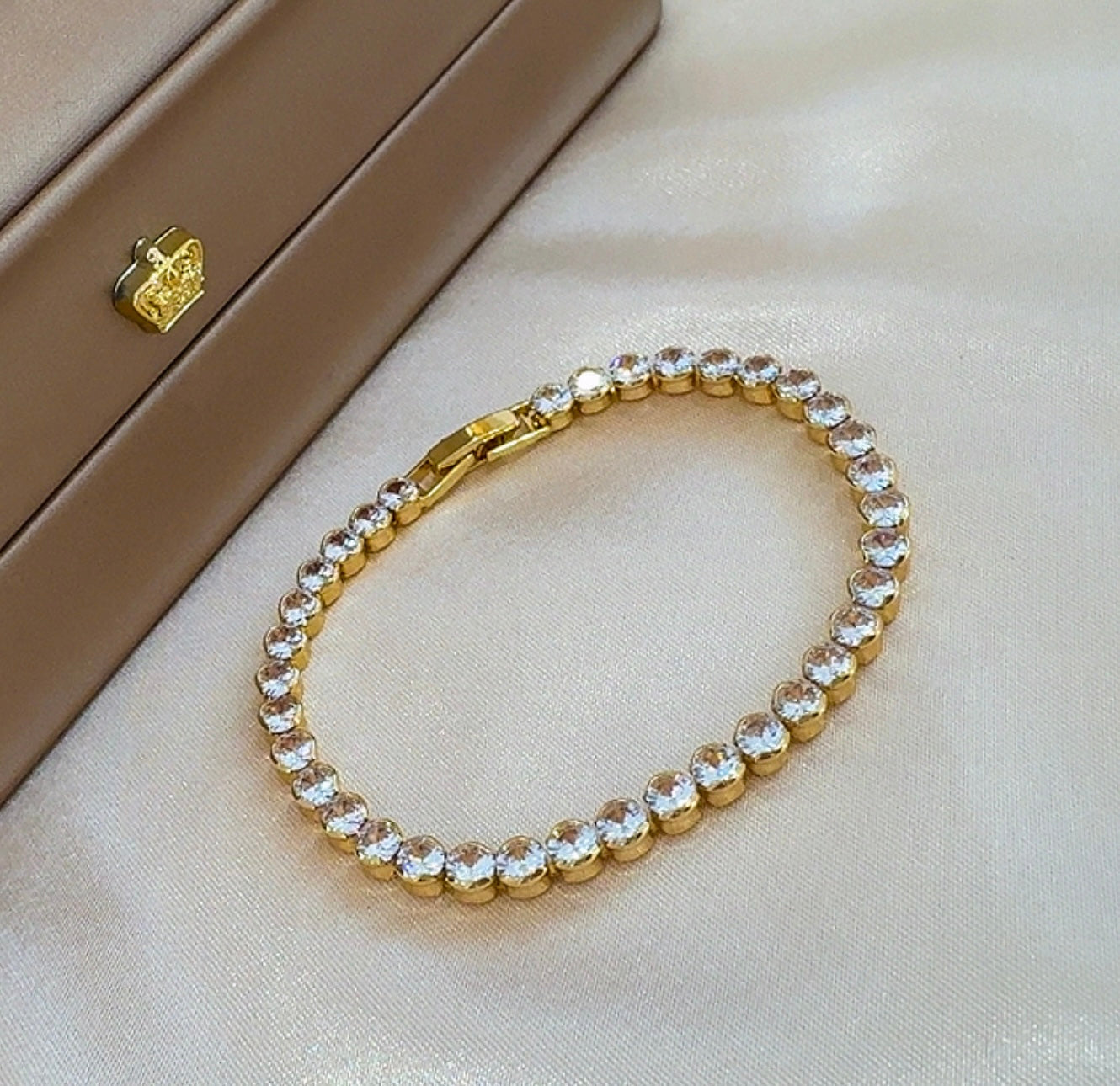 Tennis bracelet