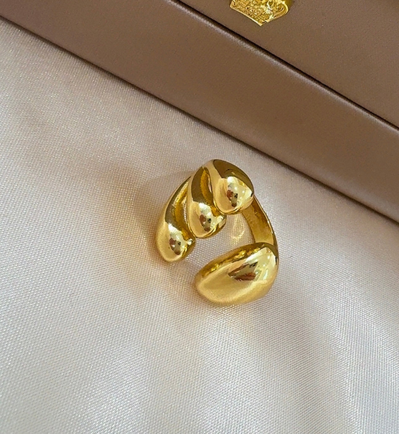 Avery ring