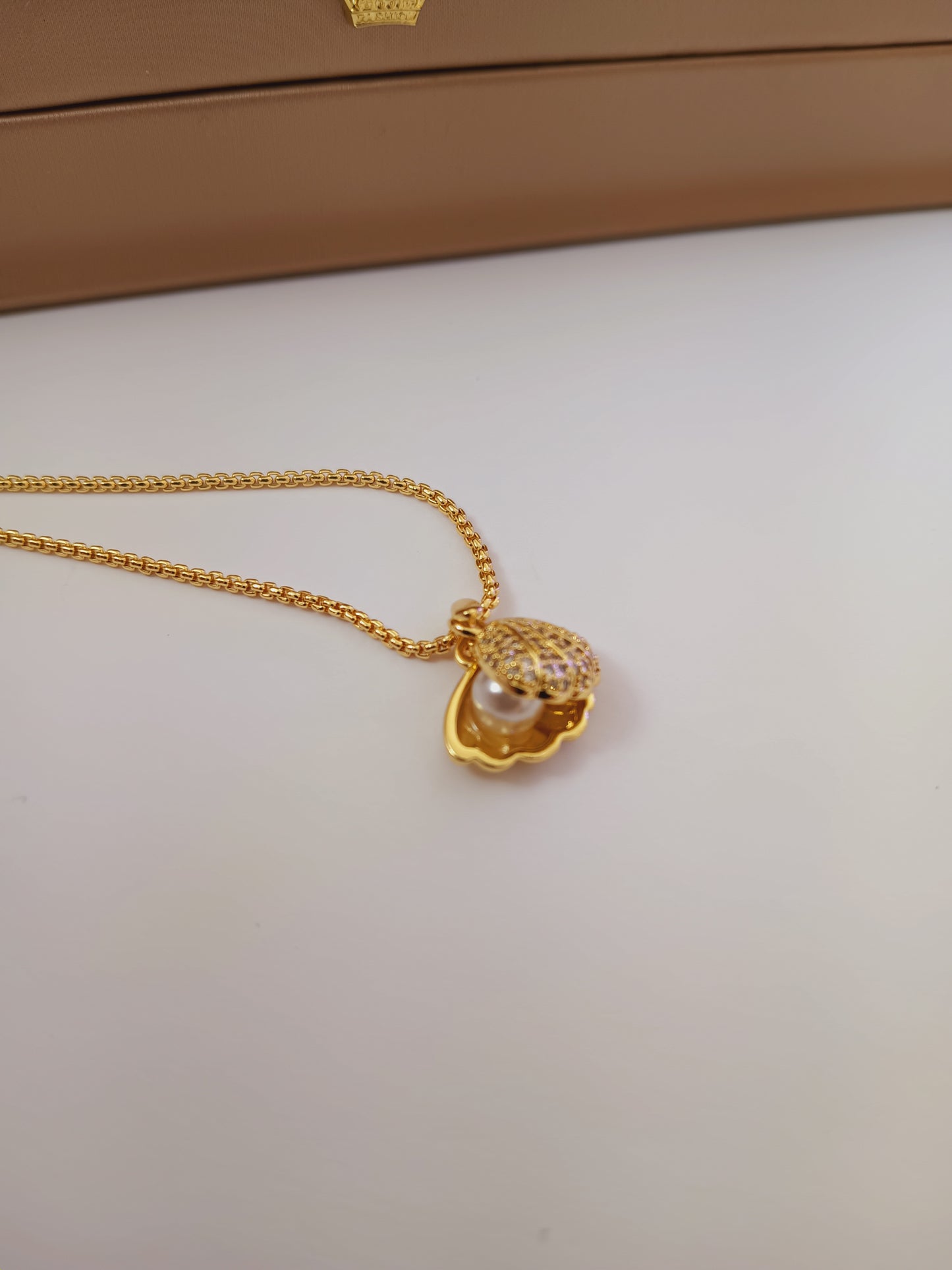 Concha necklace