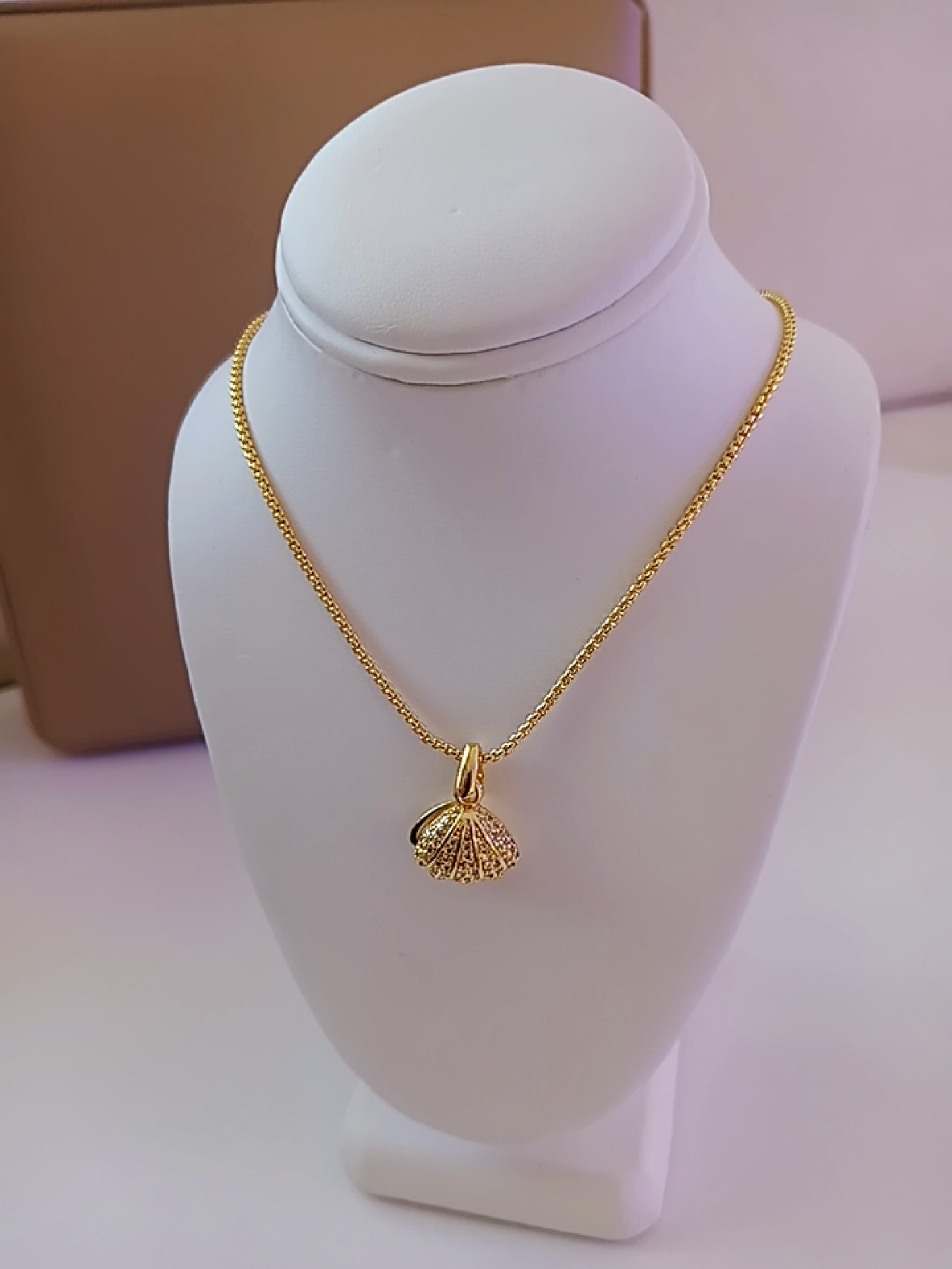 Concha necklace