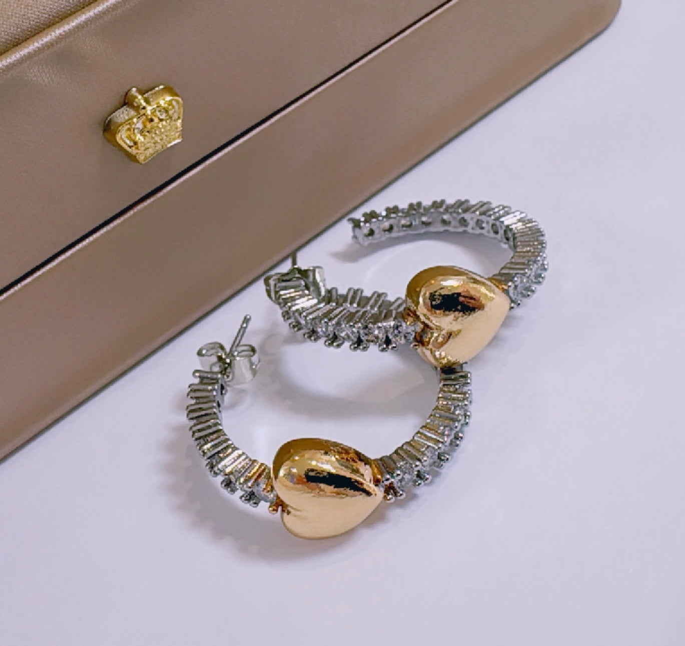 Penelope hoops