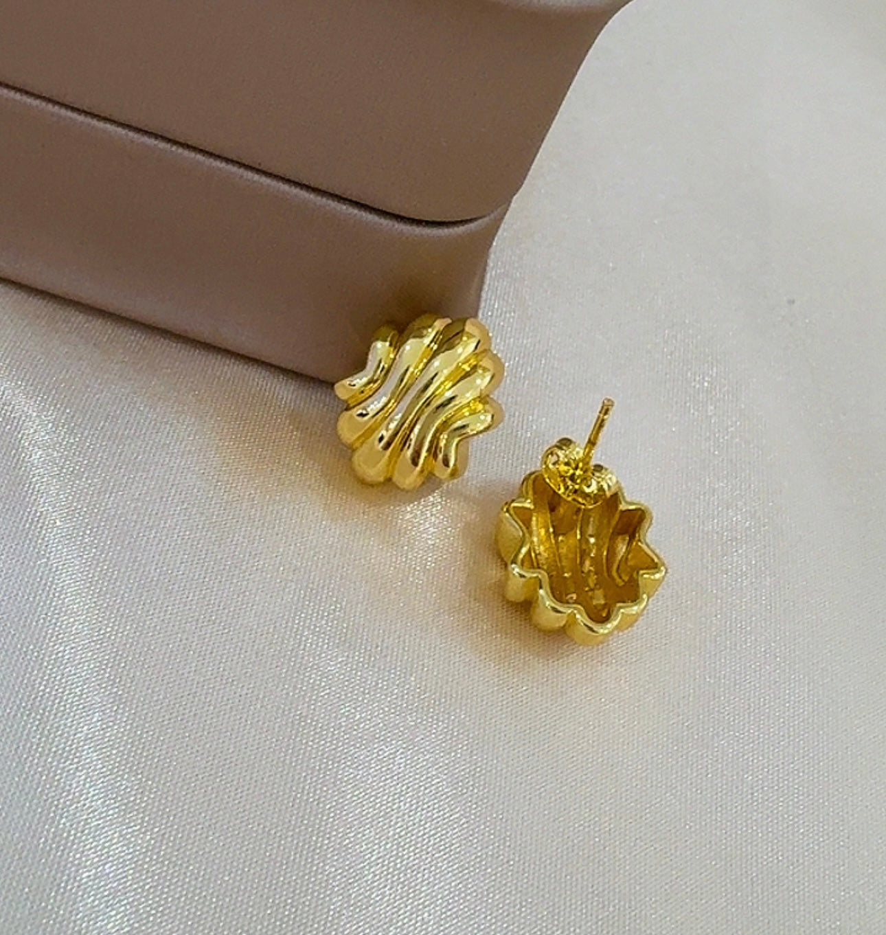 Mila earrings
