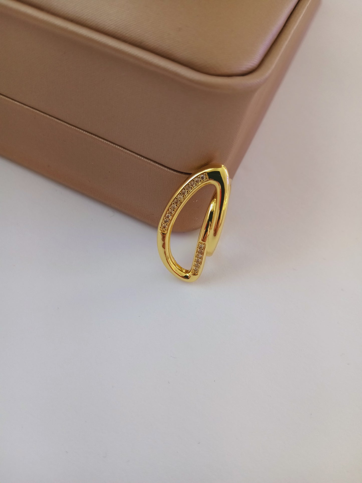 Olivia ring