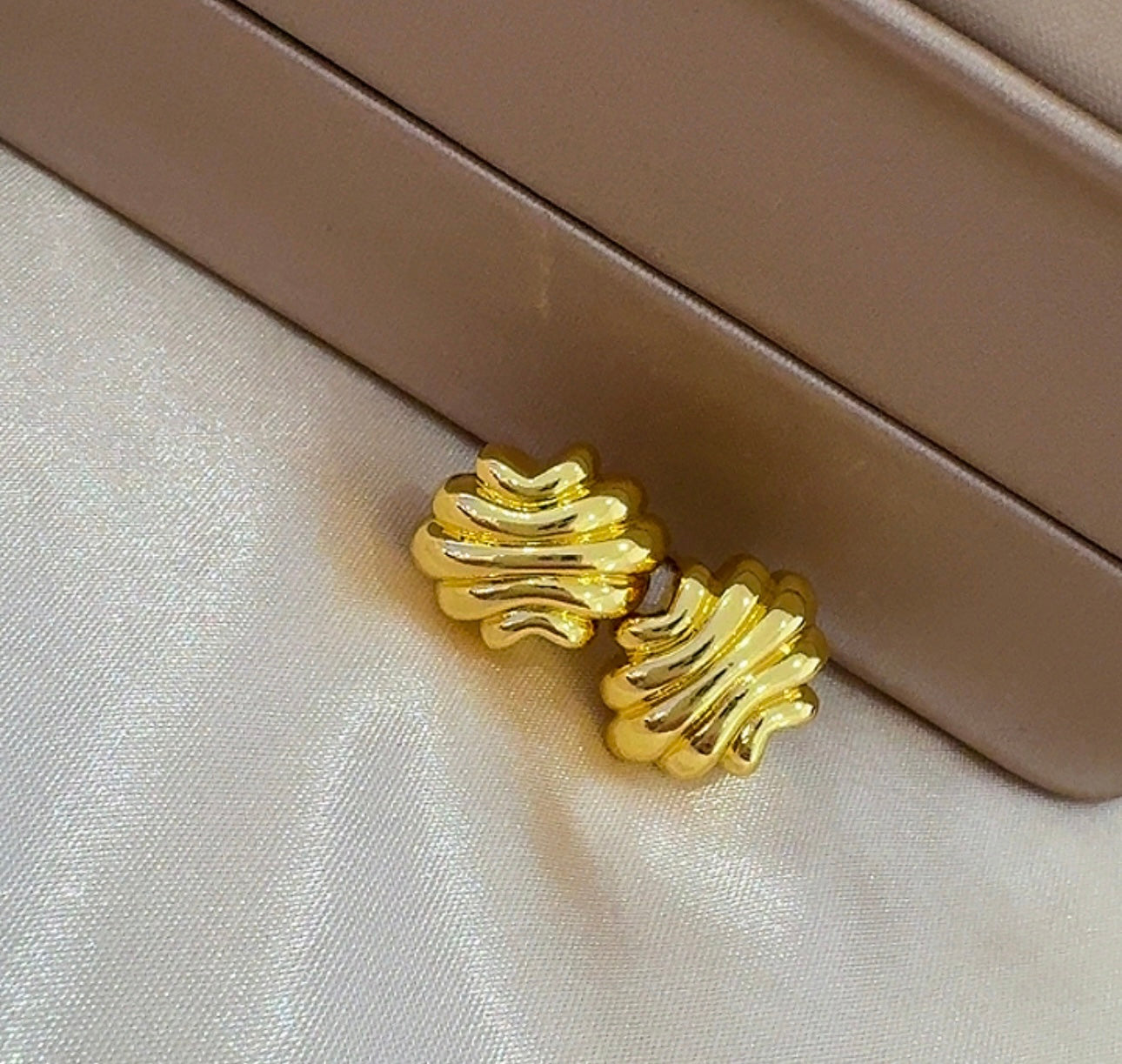 Mila earrings