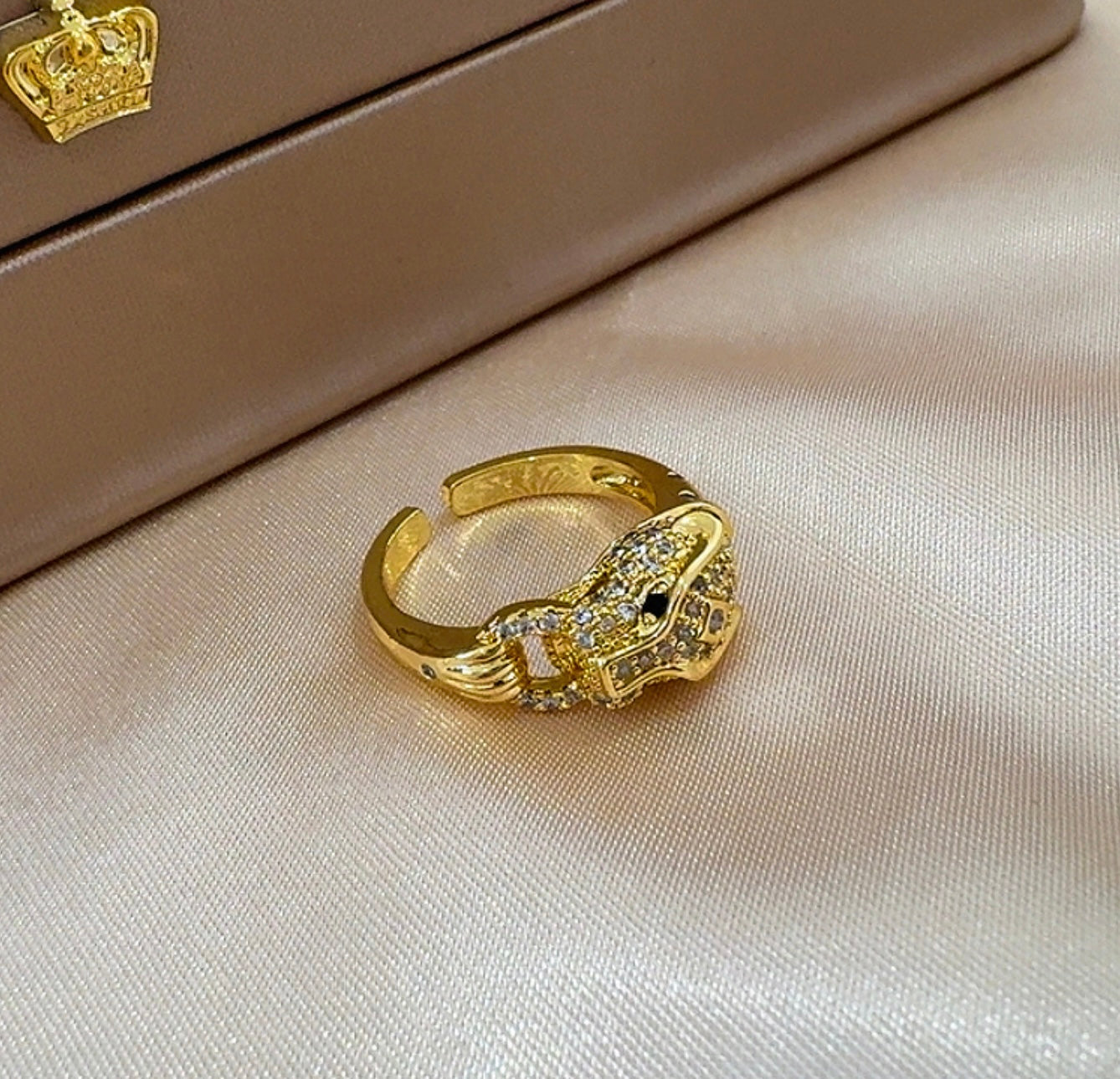 Pantera ring