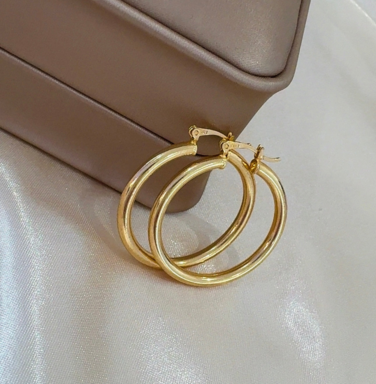 Jenni hoops