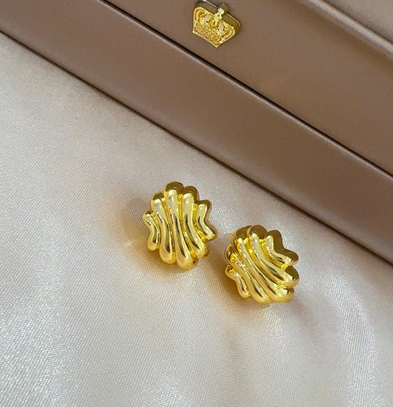 Mila earrings