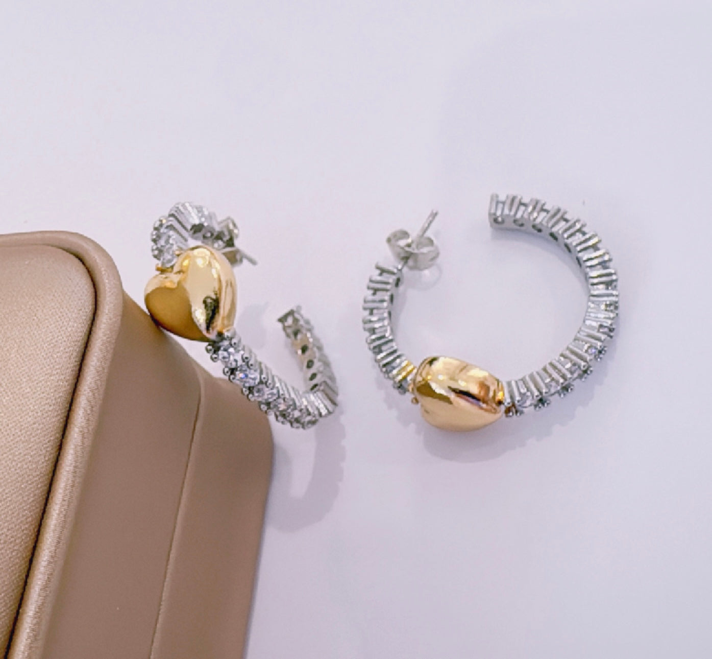 Penelope hoops