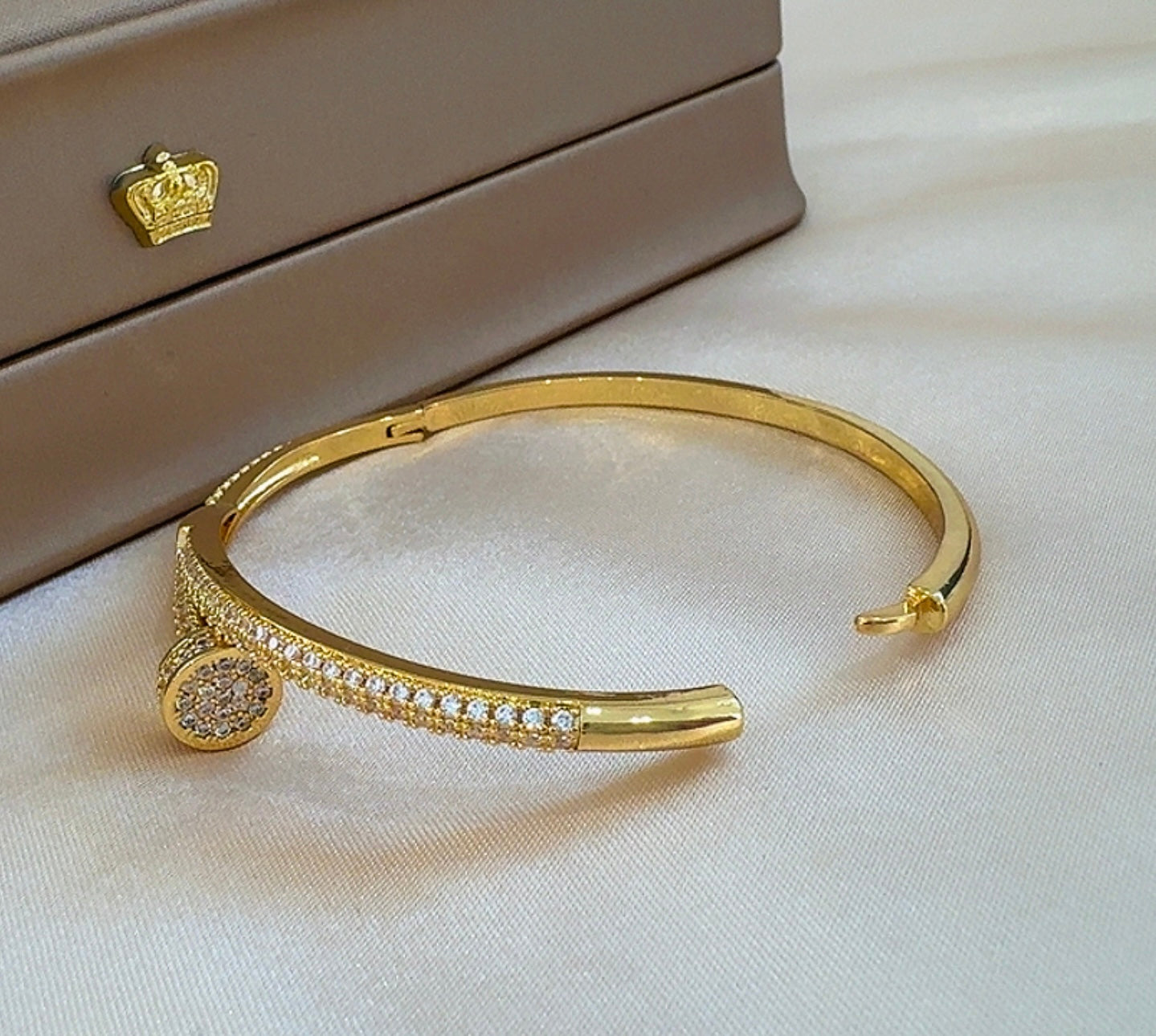 Nail stone bracelet