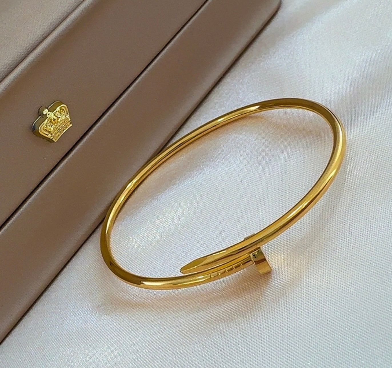 Plain nail bracelet