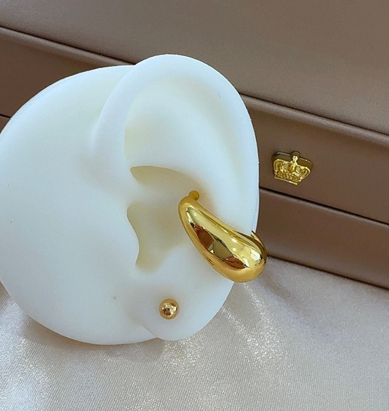 Ravel earcuff