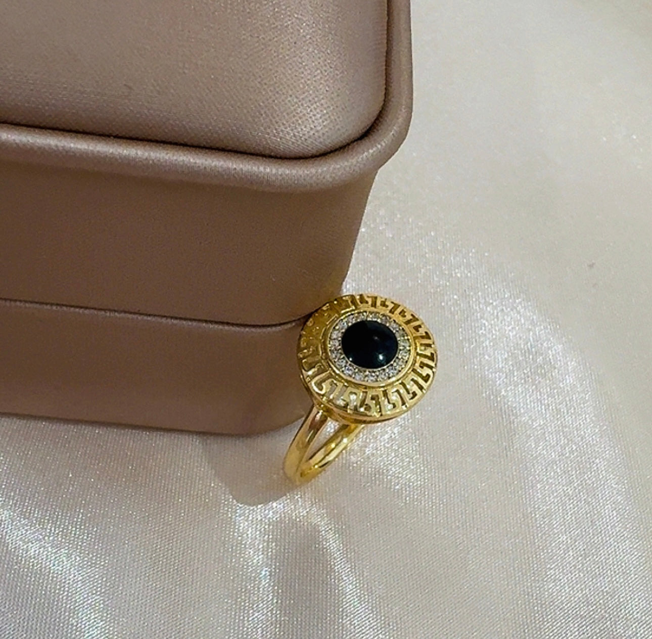 Zuri ring