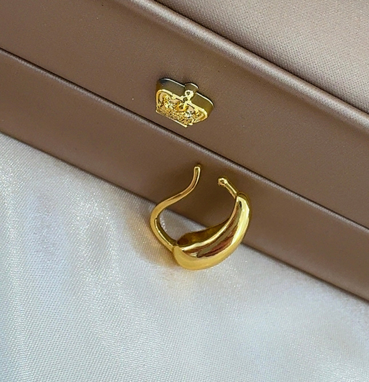Ravel earcuff