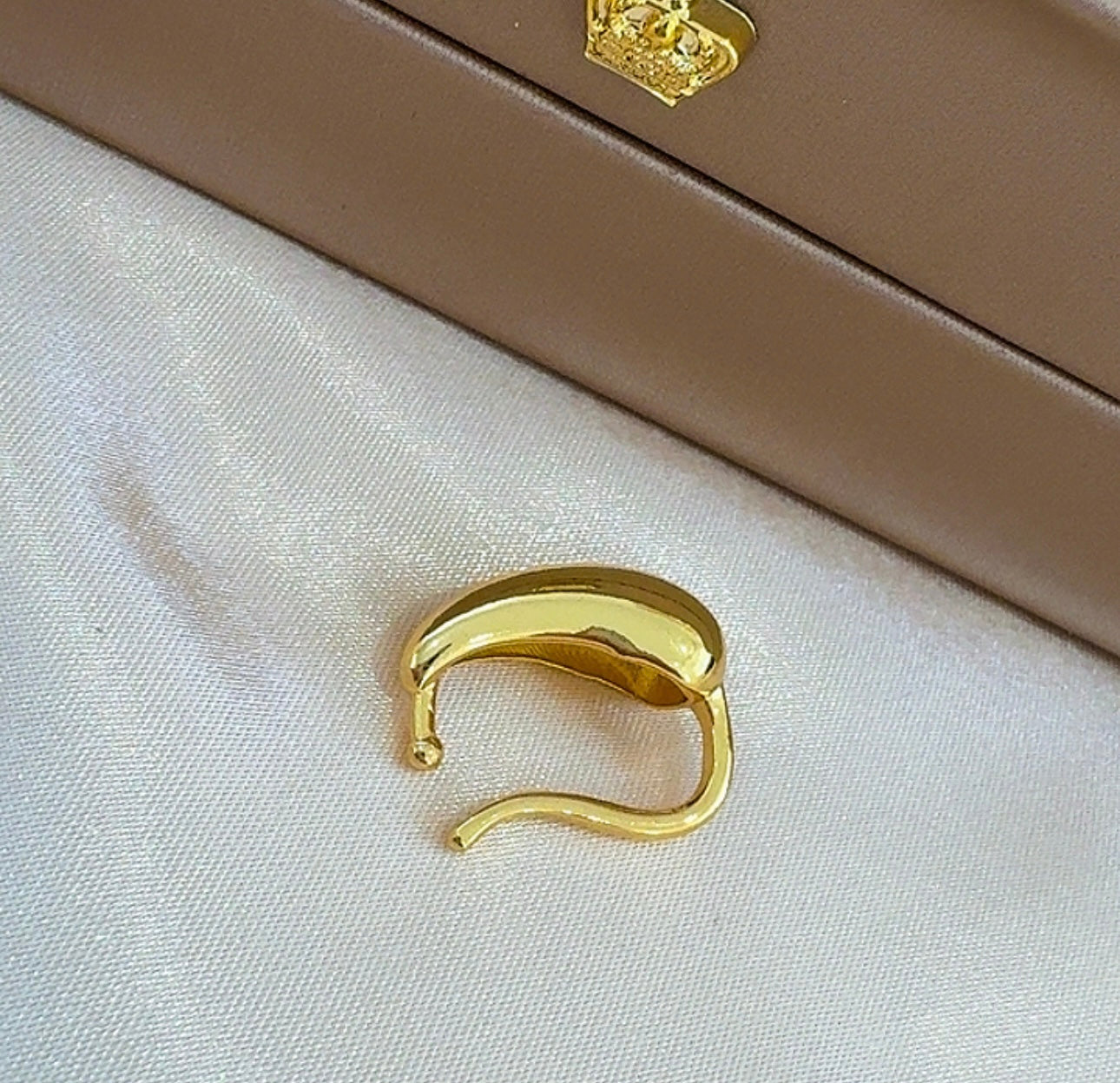 Ravel earcuff