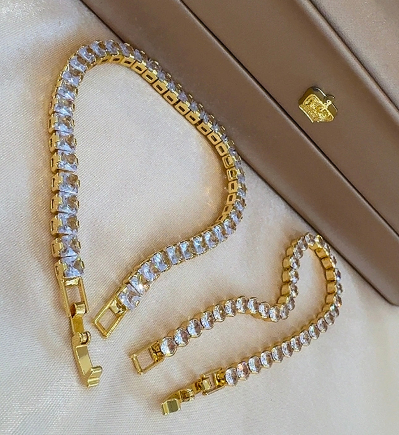 Tennis bracelet