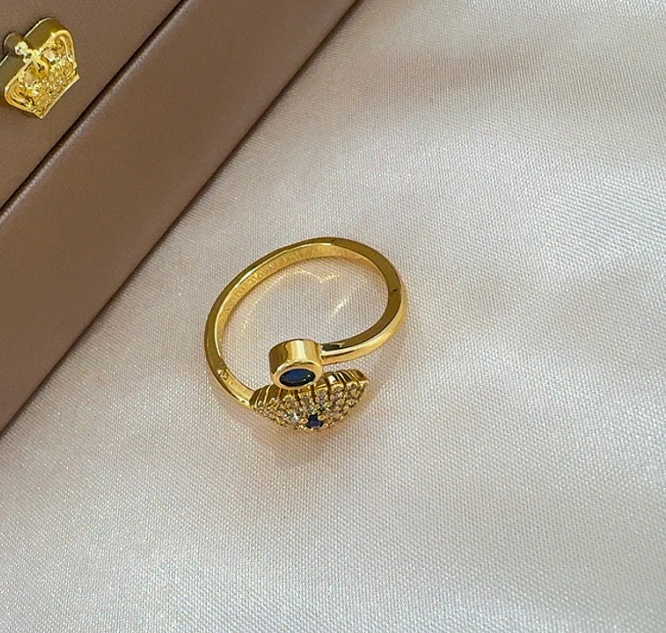 Hazel ring