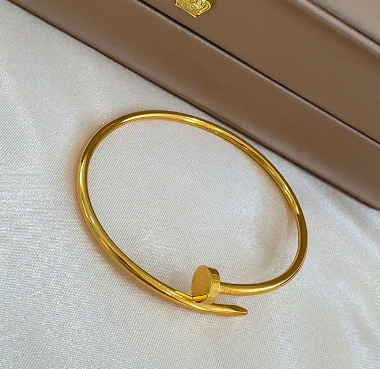 Plain nail bracelet