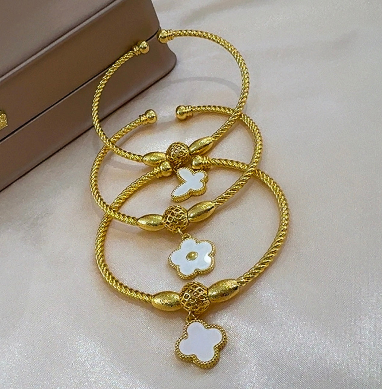 Conjunto de pulseras Ella