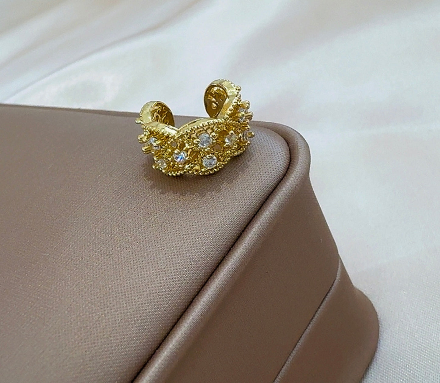 Hany earcuffs