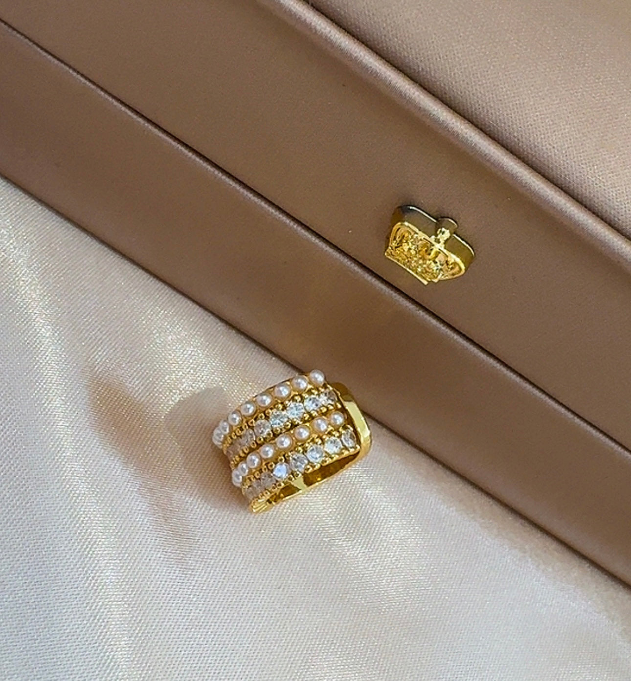 Hany earcuffs