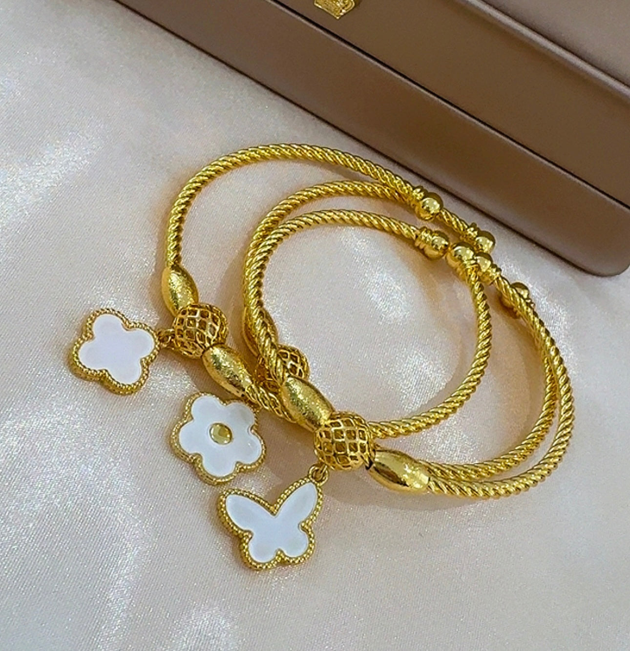 Conjunto de pulseras Ella