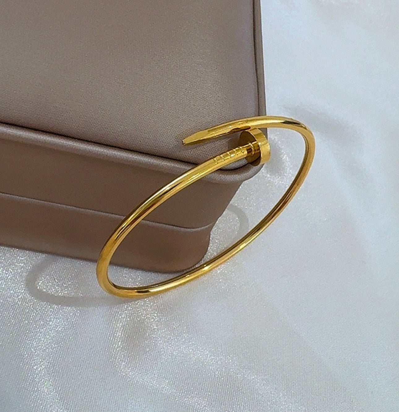 Plain nail bracelet