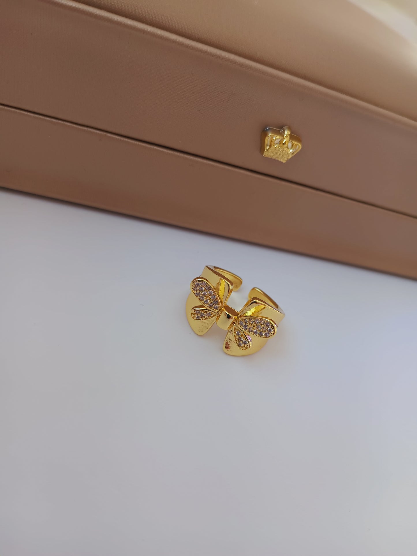 Lara ring