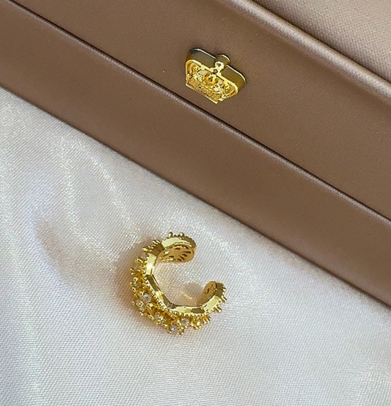 Hany earcuffs