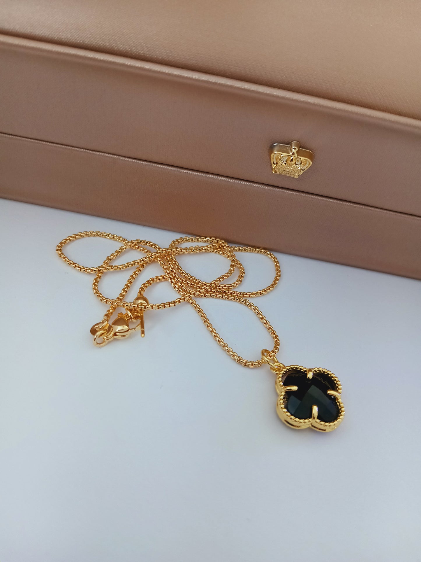 Trebol necklace