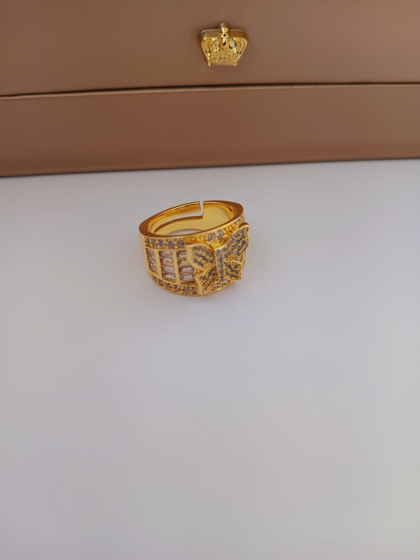 Butterfly ring