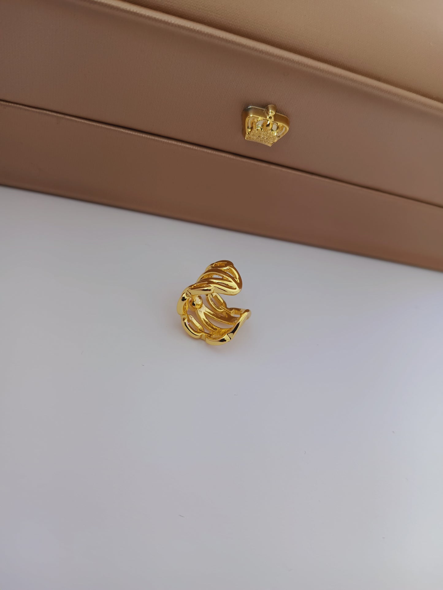 Lea earcuff