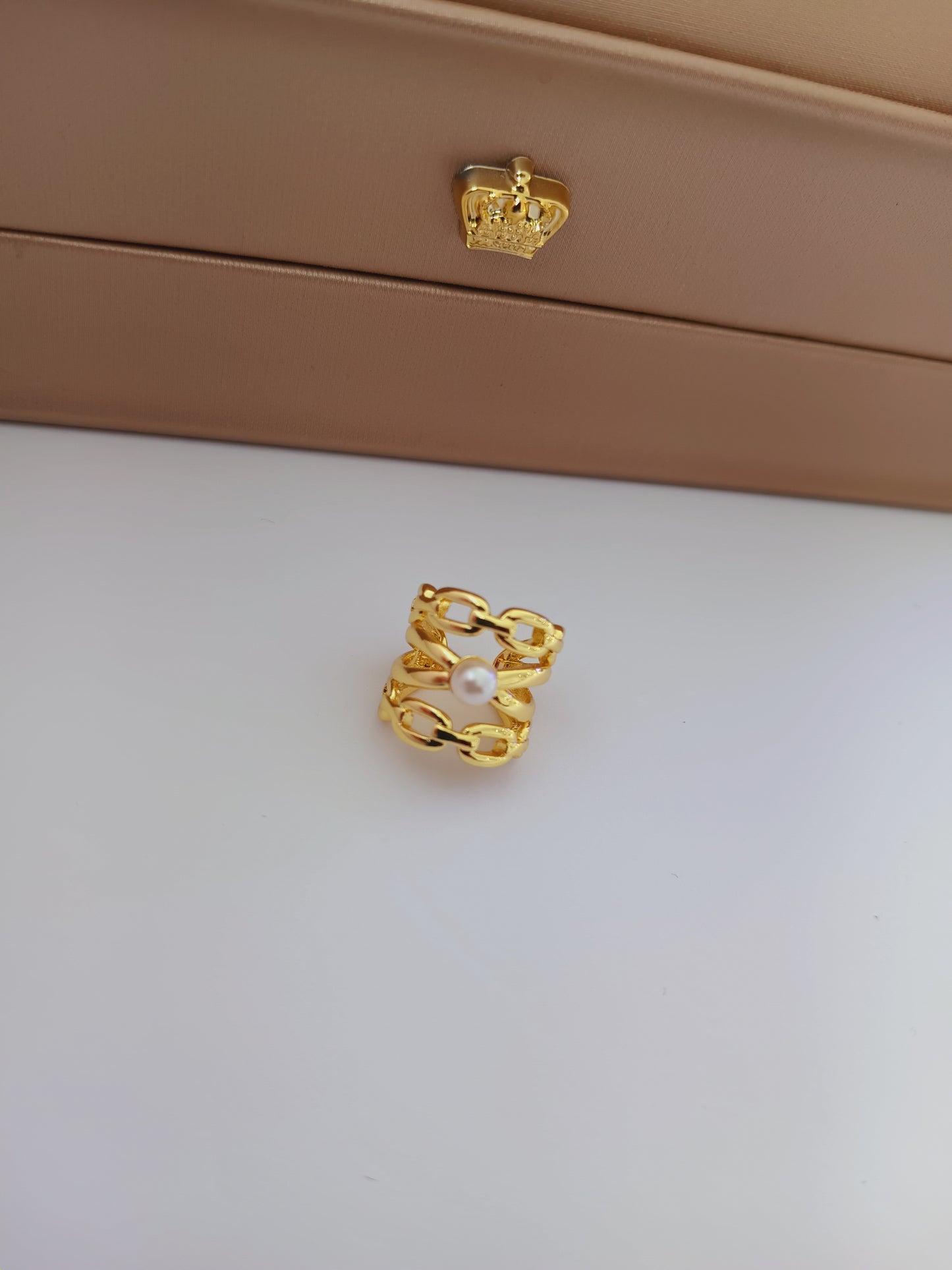 Lea earcuff