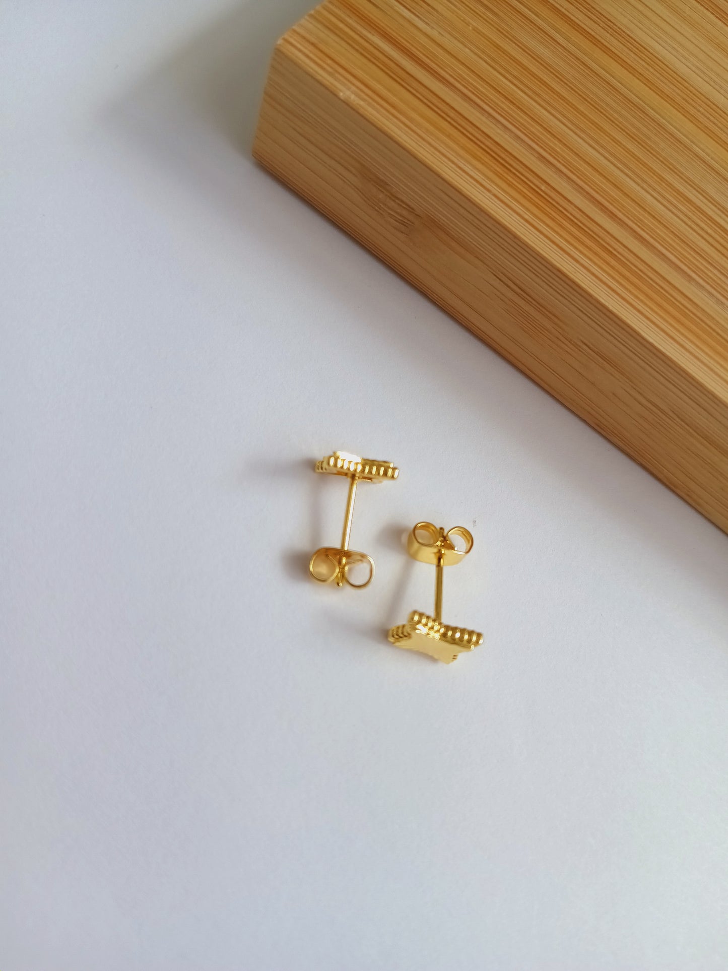 Zeva mini earrings