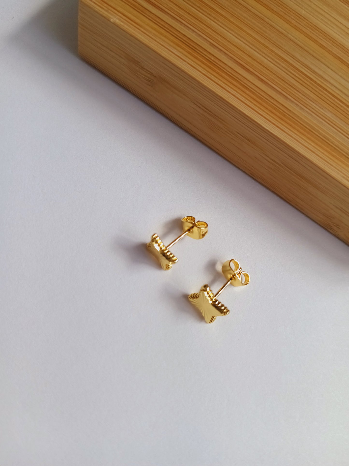 Zeva mini earrings