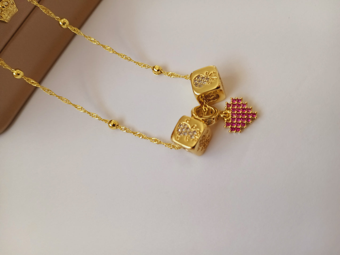 Velve necklace