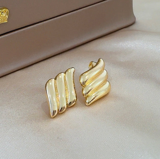 Lucy earrings