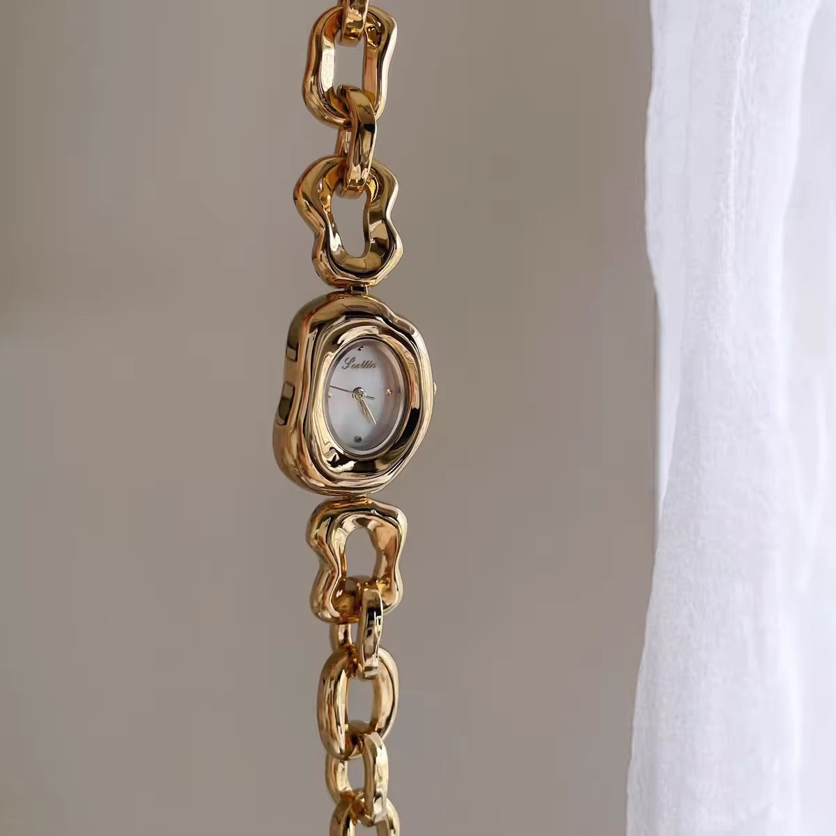 Liora watch