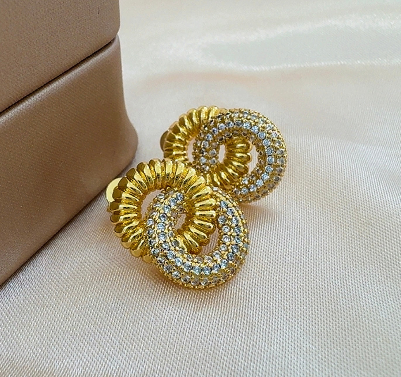 Demi earrings