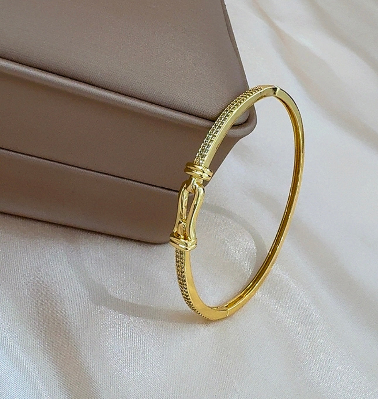 Beauty bracelet