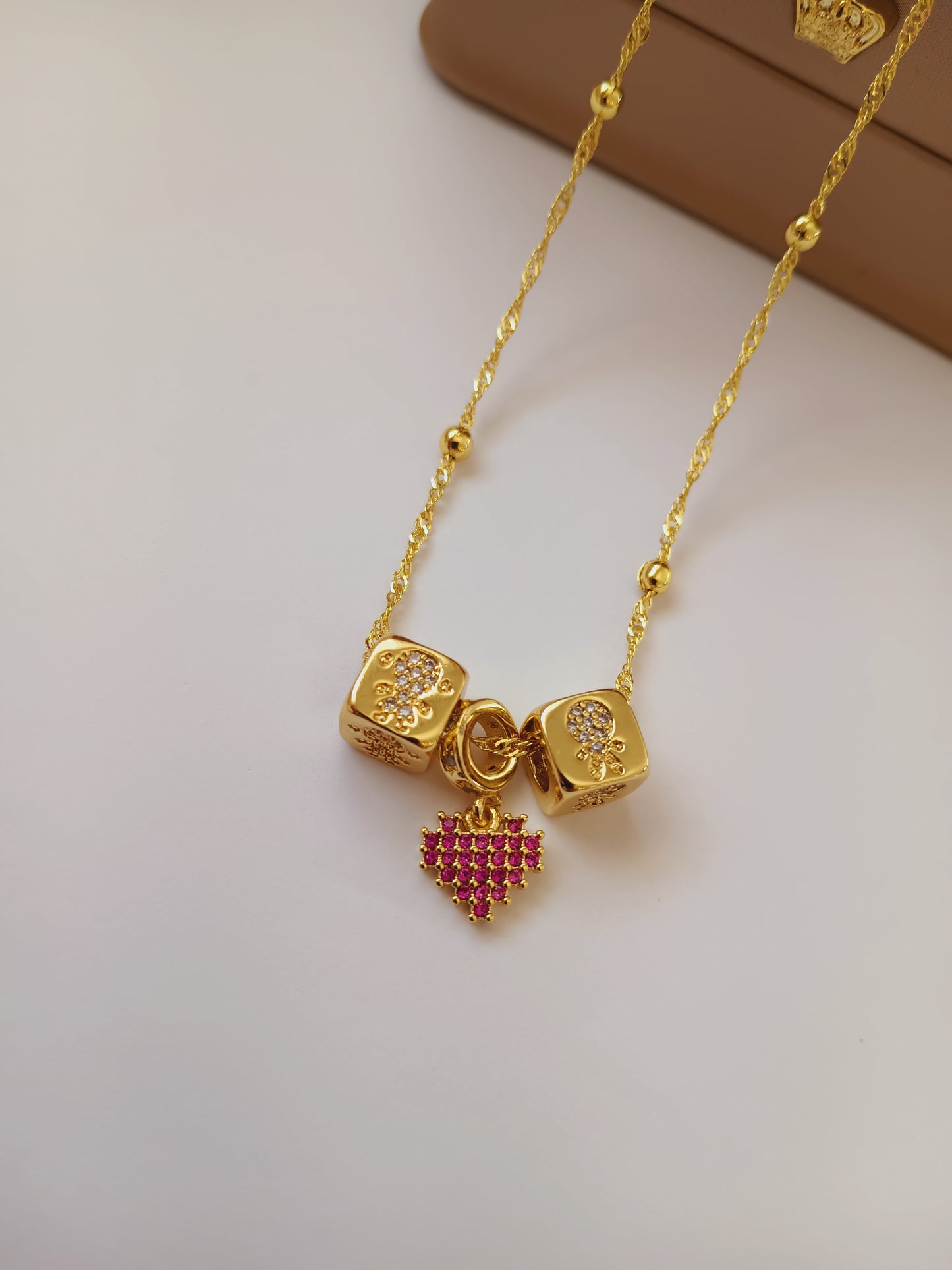 Velve necklace