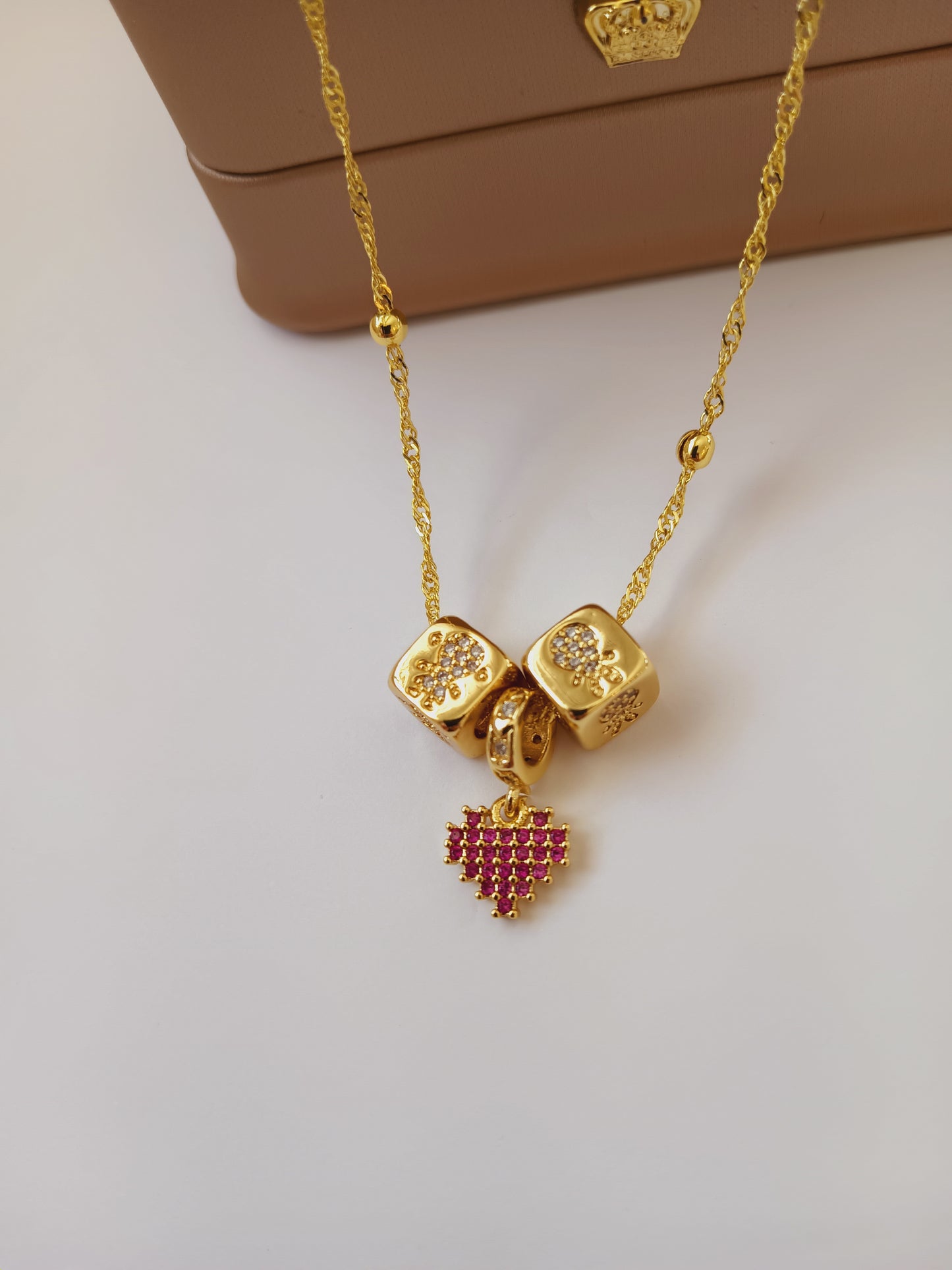 Velve necklace