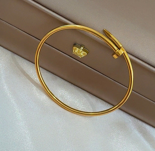 Plain nail bracelet