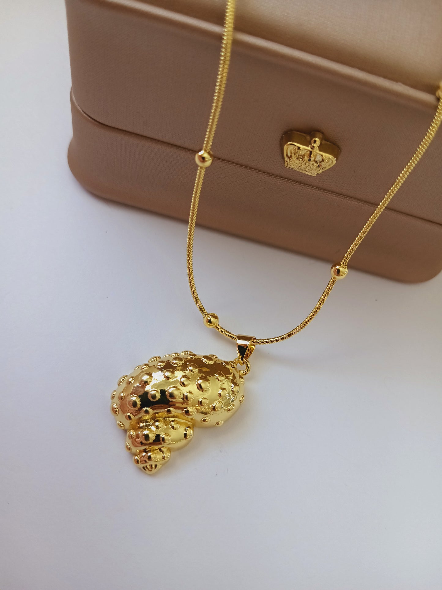 Isla necklace